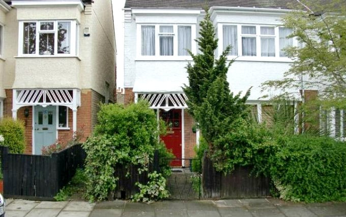 An exterior view of Barnes Bed and Breakfast