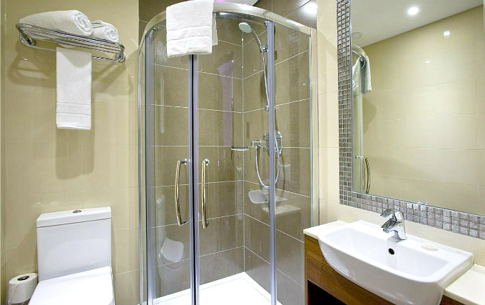 A typical bathroom at Court Hotel London