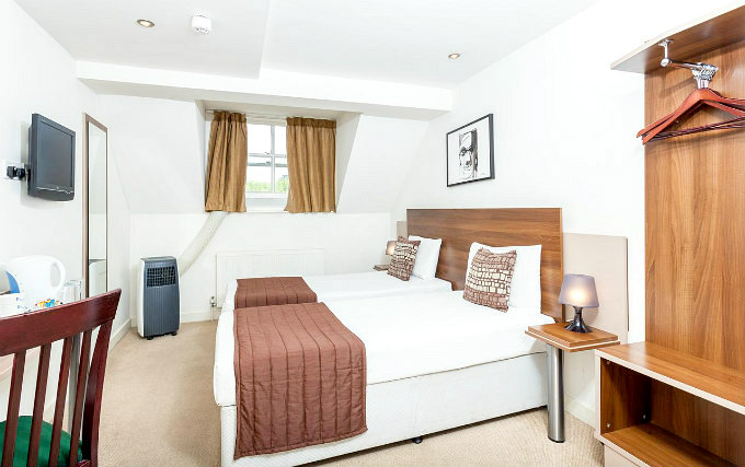 A typical twin room at Avni Kensington Hotel