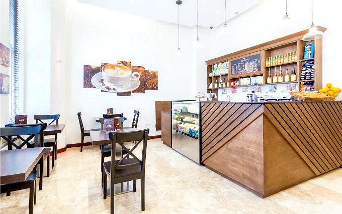 Enjoy a great breakfast at Avni Kensington Hotel