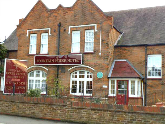 An exterior view of Fountain House Hotel