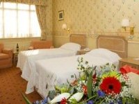 A typical twin room at Chiswick Hotel