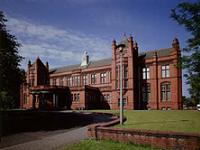 YHA Manchester is close to Whitworth Art Gallery