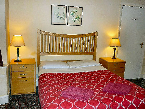 A typical double room at Euro Hotel Harrow