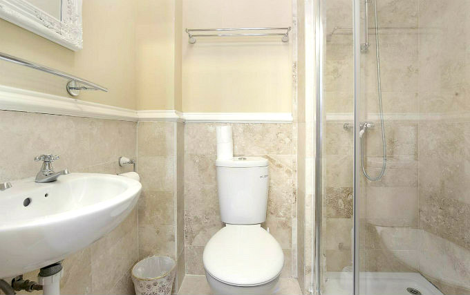 A typical bathroom at The London Paddington Hotel