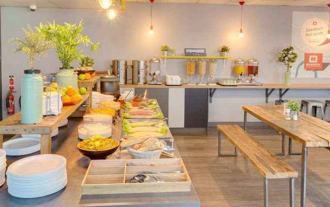 Enjoy a delicious Breakfast at Meininger Hostel London