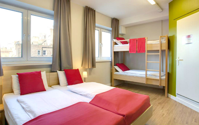 Quad room at Meininger Hostel London