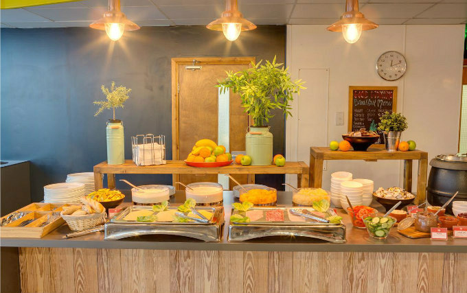 Enjoy a great breakfast at Meininger Hostel London