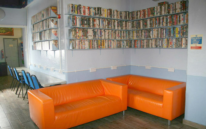 Books facilities at North London Backpackers