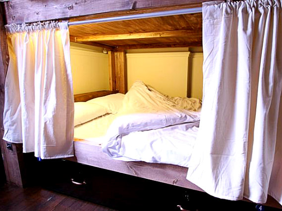 Dorm room at Palmers Lodge