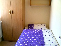 A typical single room at Tennyson House