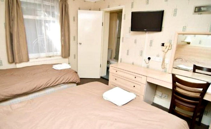 Triple rooms at Queens Hotel Tufnell Park are the ideal choice for groups of friends or families