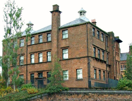 Book a hotel near Martyrs School