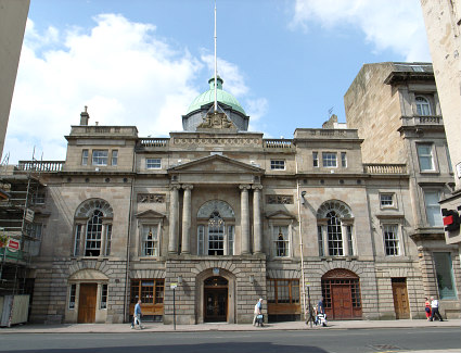 Book a hotel near Trades Hall of Glasgow