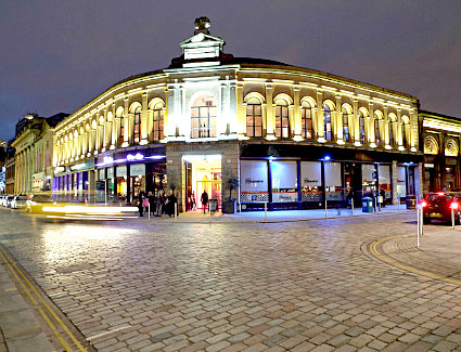 Book a hotel near Merchant Square