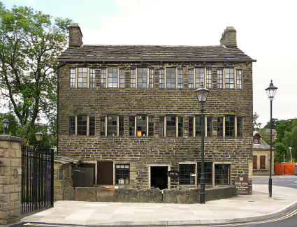 Book a hotel near Weavers Cottage