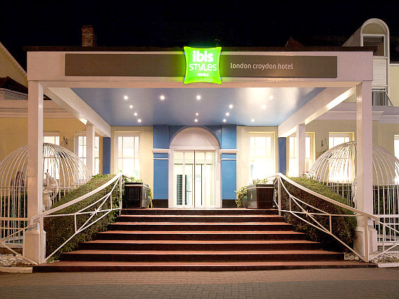 The Croydon Court Hotel's welcoming entrance