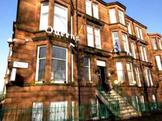 The staff are looking forward to welcoming you to Queenspark Budget Rooms