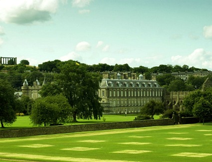 Book a hotel near Holyrood Park