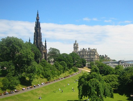 Book a hotel near Princes Street Gardens