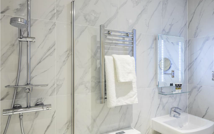 A typical bathroom at Mercure Newbury West Grange Hotel
