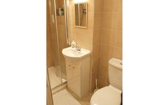 A typical bathroom at Collingham Place Hotel