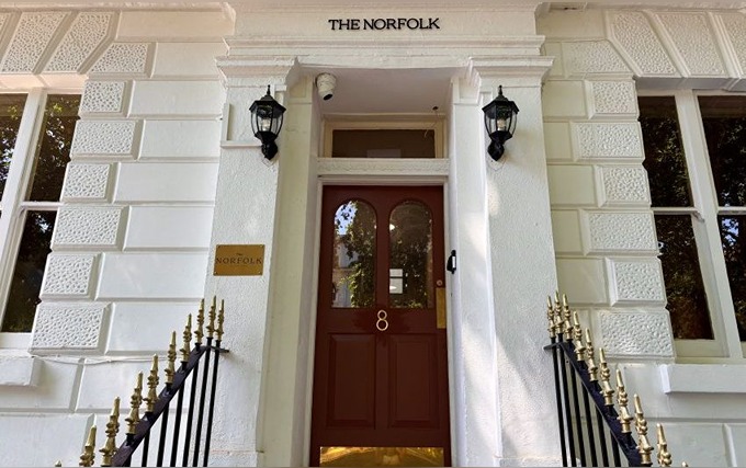 The Norfolk Paddington is situated in a prime location in Paddington close to Paddington Train Station