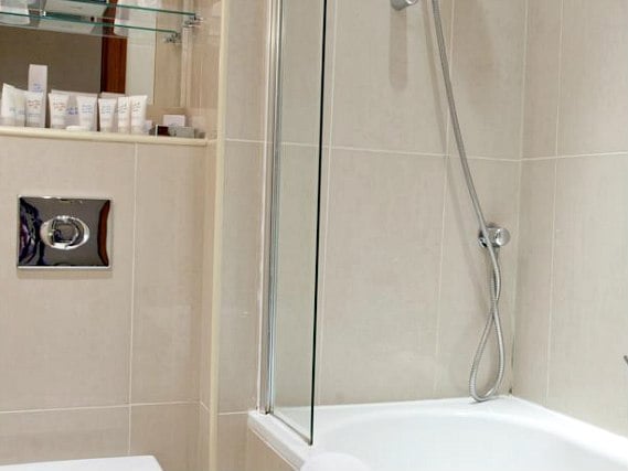 Relax in the private bathroom in your room at Paddington Court Rooms