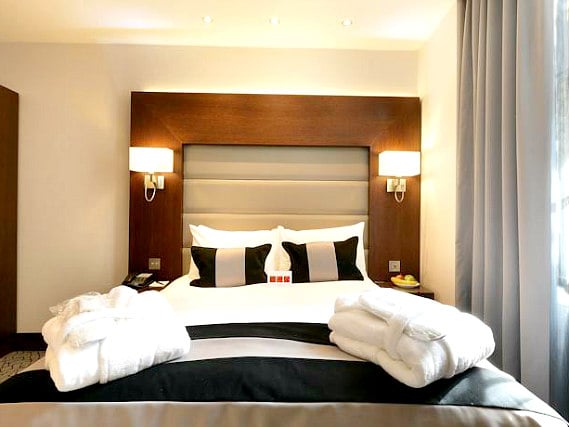 Get a good night's sleep in your comfortable room at Paddington Court Rooms
