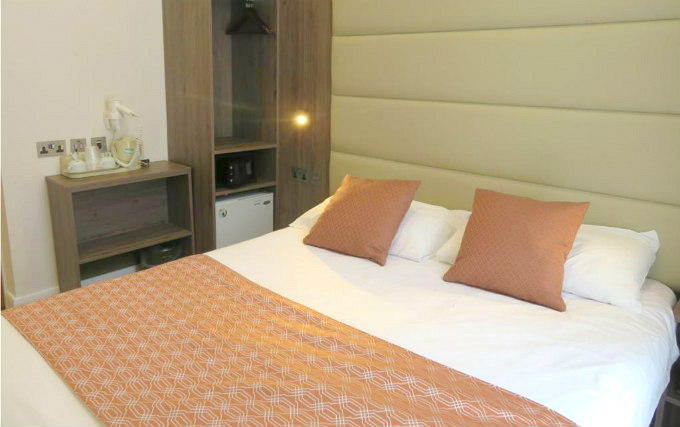 A double room at Glendale Hyde Park Hotel