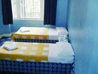 A Typical Twin Ensuite Room at Fitzroy Hotel