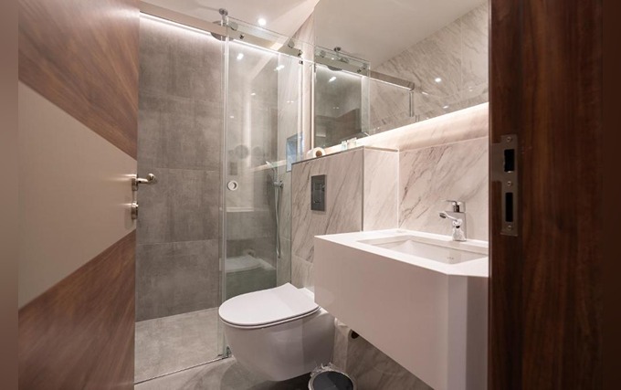 A typical bathroom at St Mark Hotel London