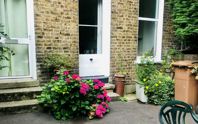 Relax with friends in the private gardens at Amhurst Hotel