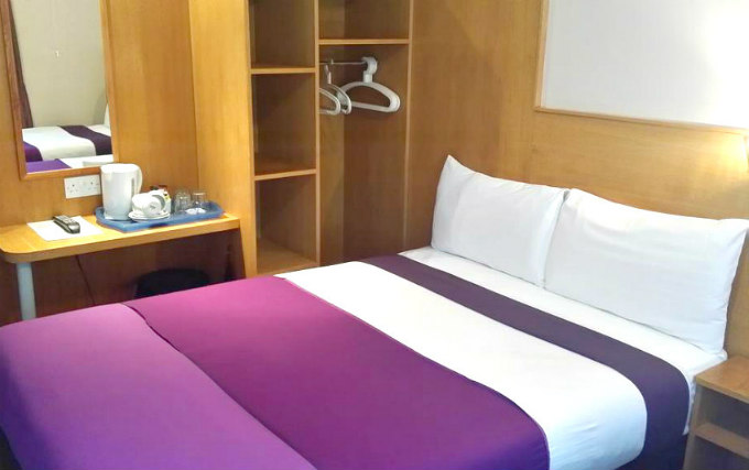 A comfortable double room at Arriva Hotel