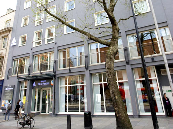 YHA London - St Pancras is situated in a prime location in Kings Cross