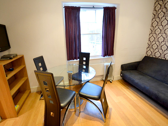 Un posto per mangiare a Hyde Park Suites