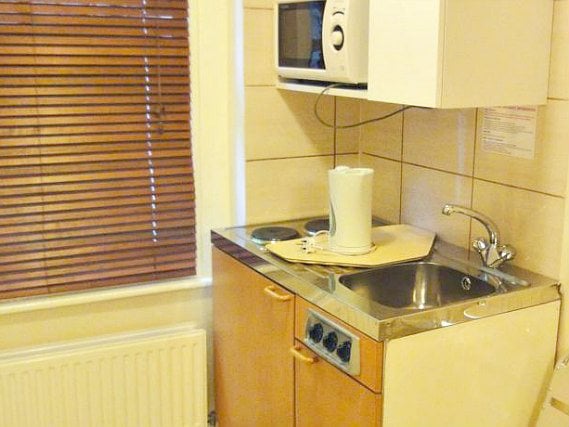 Dylan Kensington is located close to a 24 hour supermarket, perfect for your kitchenette
