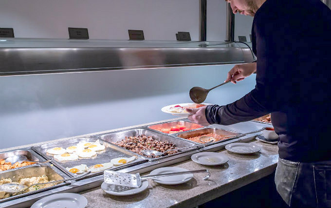 Enjoy a delicious Breakfast at Holiday Inn London Kensington