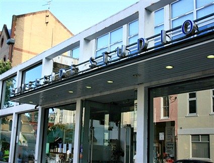 Prenotare un hotel in Riverside Studios