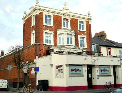 Prenotare un hotel in Bush Hall