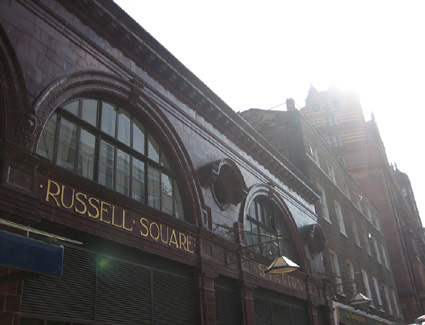 Prenotare un hotel in Russell Square