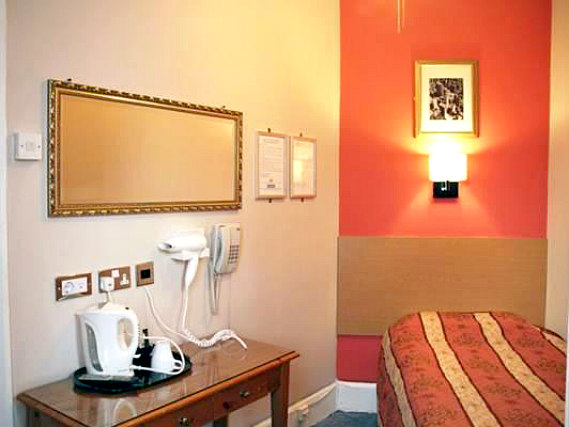 Single rooms at Grapevine Hotel provide privacy