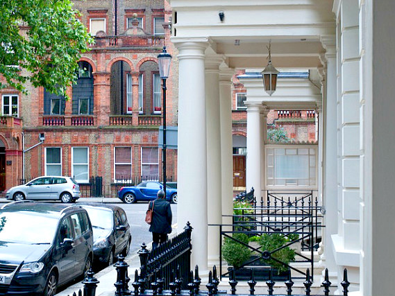 Abcone Hotel London is located close to Natural History Museum