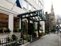 The entrance at Ambassadors Hotel London Kensington