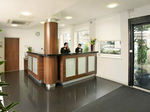Ambassadors Hotel London Kensington has a 24-hour reception so there is always someone to help