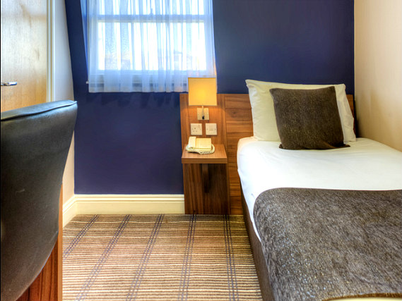 Single rooms at Comfort Inn Kings Cross provide privacy