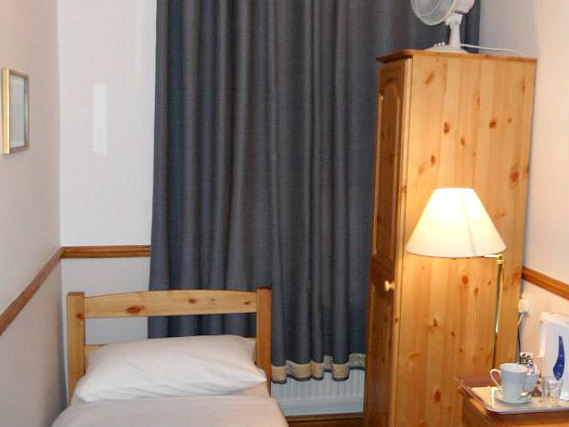 Single rooms at Hotel Meridiana provide privacy