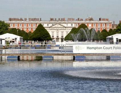 Zarezerwuj hotel w pobliżu Hampton Court Flower Show 2013