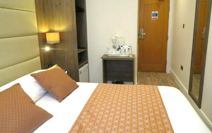 A typical double room at Glendale Hyde Park Hotel