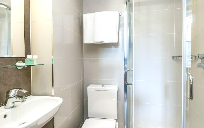 A typical bathroom at Rose Court Hotel